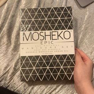 Mosheko epic manicure set